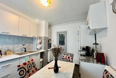 Apartament cu 3 camere decomandat în Mioriței - 9