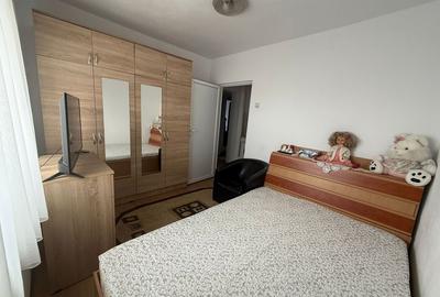 Apartament cu 3 camere decomandat în Micro 5 - 6