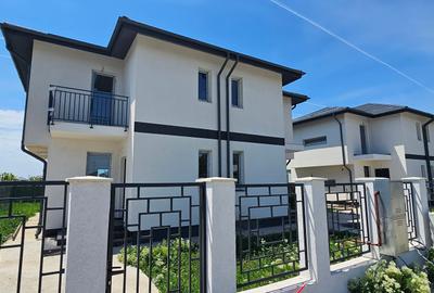 Vila duplex calcan 4 camere/Com.Berceni - 2