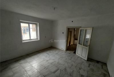 Berliste, Casa pt 2 Familii, la Sosea, Pret Negociabil - 2