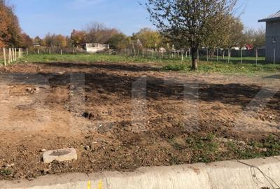 Teren de 1536 mp, în Central - 4