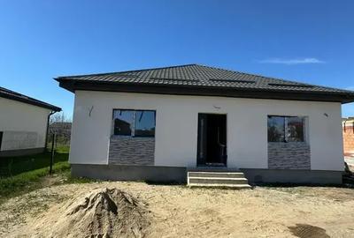 Casă cu 4 camere cu Teren 400 Mp în Crevedia - 3