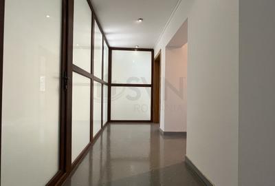 Apartament cu 3 camere decomandat în Micro 11 - 12