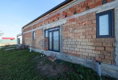 Casa cu potential de investitie, constructie noua la rosu - 16