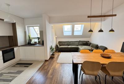 Apartament cu 4 camere semidecomandat, mobilat în Tractorul - 9
