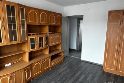 Apartament cu 4 camere în Motru - 2