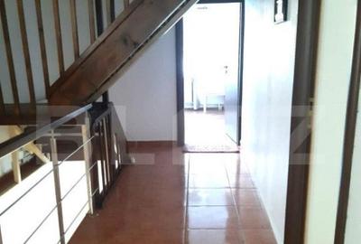 Oportunitate !!!! Cabana 360 mp, teren 840 mp, Moroeni - 2