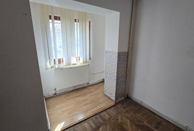 Apartament cu 2 camere decomandat în Cișmea - 3