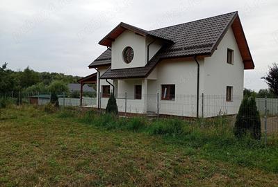 Casă cu 4 camere cu Teren 1144 Mp în Precista - 2