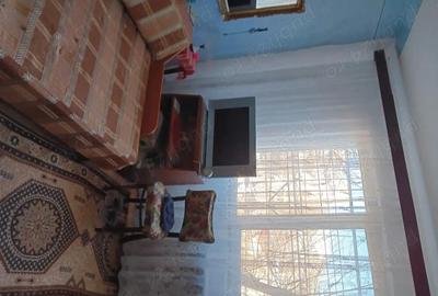 Apartament cu 3 camere semidecomandat în Pieții - 1