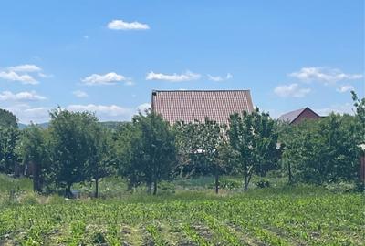 Teren de 1346 mp, în Girov - 1