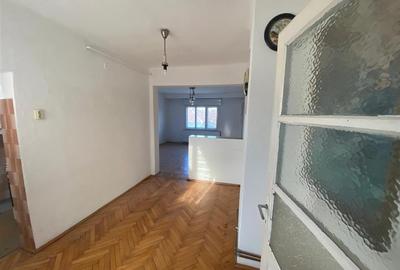 Casă cu 11 camere cu Teren 371 Mp în Est - 5