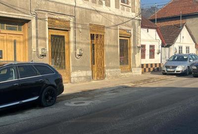 Spațiu comercial, de 100 mp, în Oravița