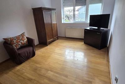 Apartament cu 3 camere semidecomandat în Spitalul Județean - 1