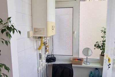 Apartament cu 3 camere decomandat în Poarta 6 - 18