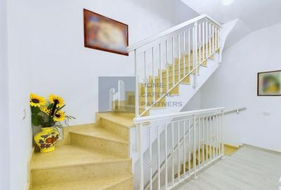 Duplex cu 5 camere cu Canalizare în Central - 11