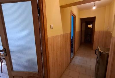 Apartament 3 camere, ultracentral, Focșani, etaj 1 - 7
