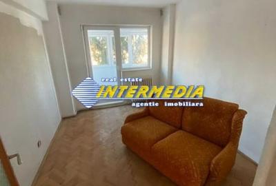 Apartament cu 3 camere decomandat în Cetate - 3