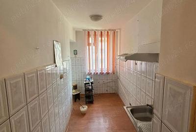 Apartament cu 3 camere decomandat în Dărmănești - 2