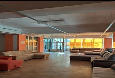 Spațiu comercial, de 2,385 mp, în Libertății - 1