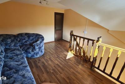 Casă cu 7 camere cu Teren 400 Mp în Holboca - 2