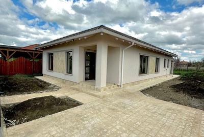 Casă individuală cu 4 camere cu Teren 440 Mp în Sânmihaiu Român