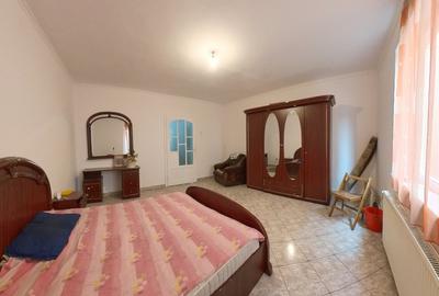 Casă individuală cu 6 camere cu Garaj în Tractorul - 5