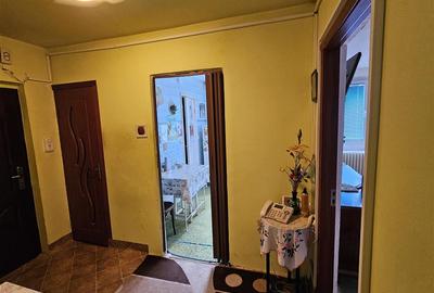 Apartament cu 3 camere decomandat în Brâncoveanu - 3