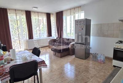 Apartament cu 3 camere semidecomandat, mobilat în Gheorgheni