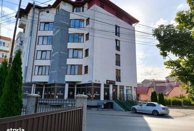 Spațiu comercial, de 85 mp, în Central - 3