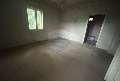 De vanzare casa din caramida cu teren - zona Pensiunea Secret Garden - 34