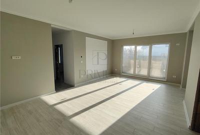 Duplex cu 3 camere cu Canalizare în Moșnița Nouă - 1