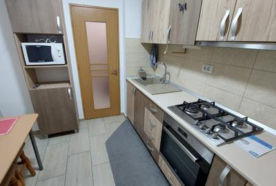 Apartament cu 2 camere decomandat, mobilat în Dacia
