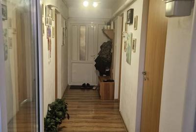 Apartament cu 4 camere decomandat în Bartolomeu