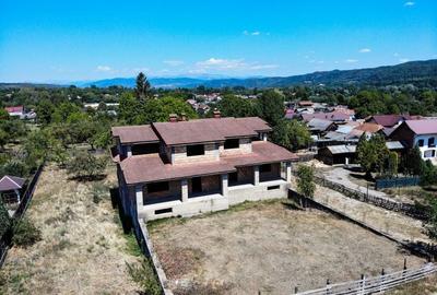 Casă cu 4 camere în Retevoiești - 6