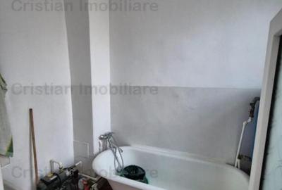 Casă cu 3 camere cu Teren 176 Mp în Central