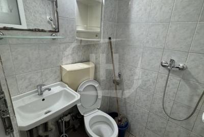 Garsoniera, etaj 1, centrala proprie pe str Fabricii - 5