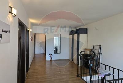 Casă / Vilă cu 5 camere de vânzare în zona George Enescu - 19