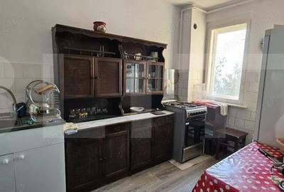 Apartament cu 4 camere semidecomandat în Simeria - 10