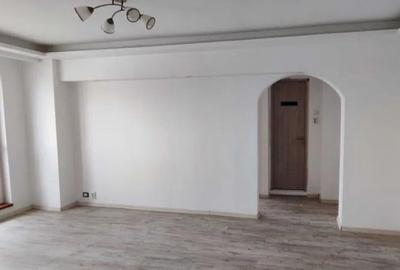 Apartament cu 2 camere semidecomandat în Vitan - 4