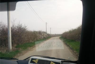 Teren de 1000 mp, în Parța - 1