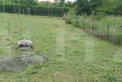 Teren intravilan, de vanzare, 1250 mp+ cabana, zona Valea Gh - 2