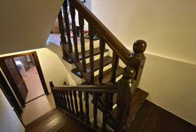 Casă individuală cu 10 camere cu Canalizare în Comandău - 16