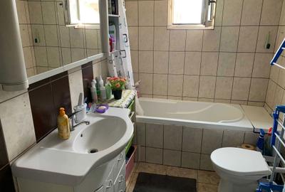 Casă cu 4 camere cu Teren 800 Mp în Central - 3