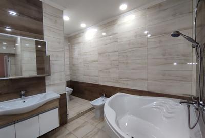 Apartament cu 3 camere decomandat în Central - 1