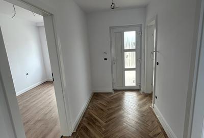 De vanzare duplex la cheie, liber, ocupabil imediat, 4 dormitoare, 3 bai - 3