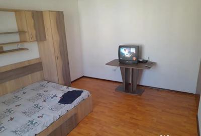 Garsonieră decomandată în Central - 7