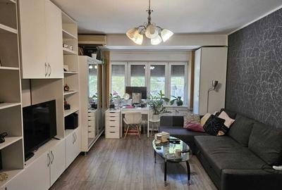 2 camere | Piata Romana |  Etaj 1/8 - 1