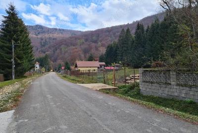Casă cu 7 camere cu Teren 822 Mp în Măru - 1