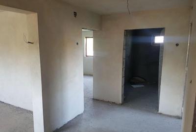 Casă cu 4 camere decomandat în Valea - 1